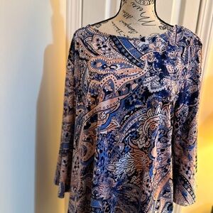 Multicolored top with bell sleeves